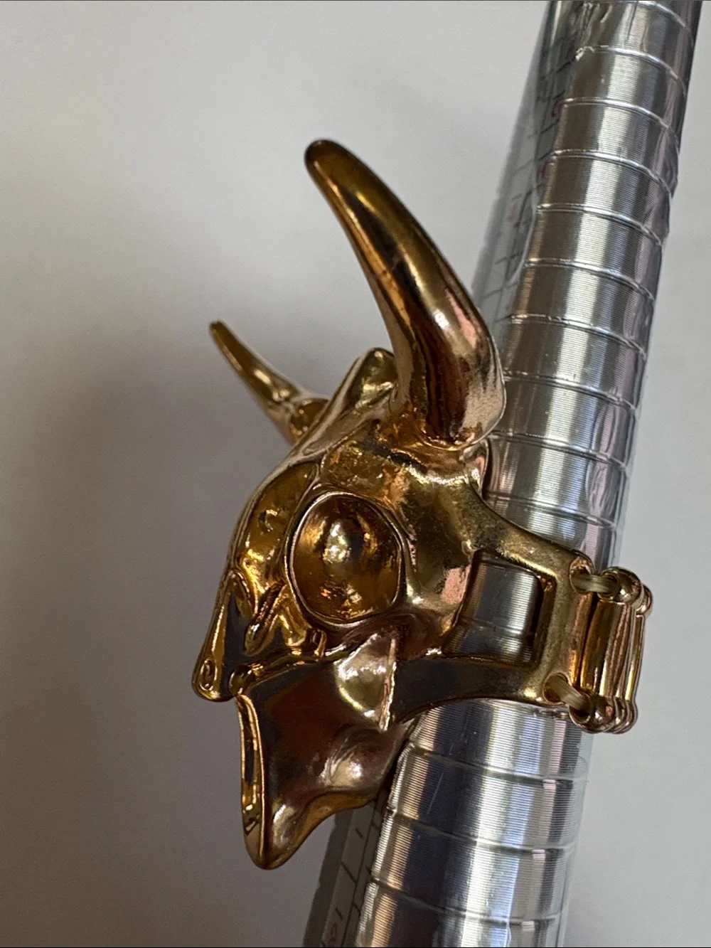 Gold Longhorn skull stretch ring